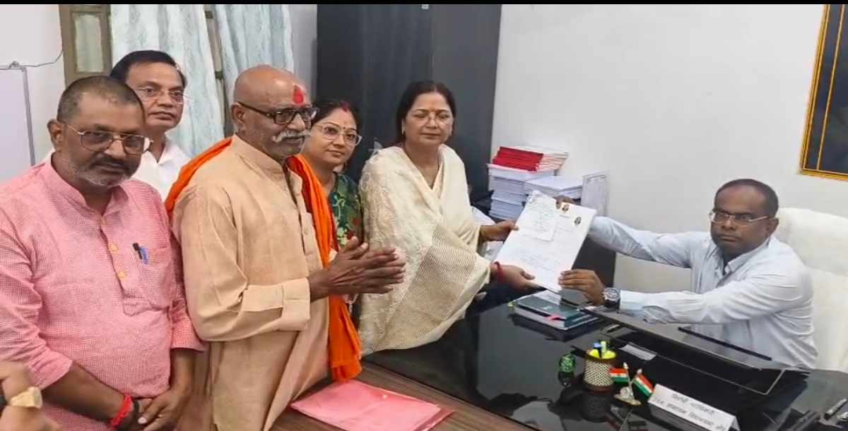 सासाराम सीट से उपेंद्र कुशवाहा की पत्नी ने भरा नामांकन, विकास को बताया प्राथमिक मुद्दा