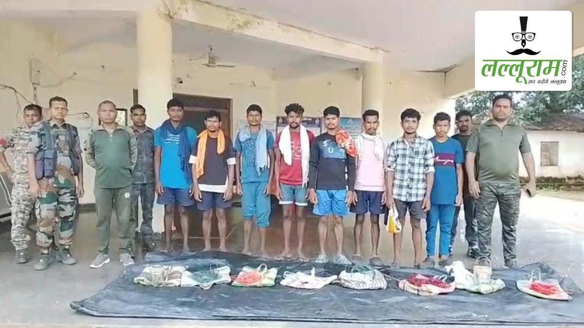नक्सल मोर्चे पर सुरक्षा बलों को मिली बड़ी सफलता: 3 इनामी समेत 8 नक्सलियों को किया गिरफ्तार, इतने लाख रुपये का था इनाम