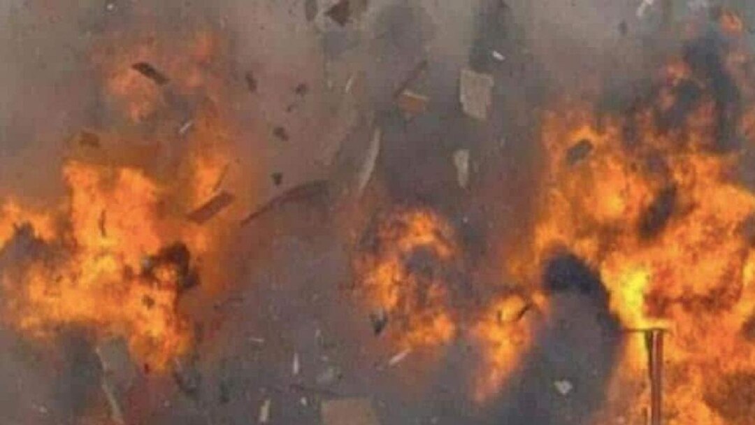 जीरकपुर : घर पर पटाखा बनाने वाले के घर धमाका, बुरी तरह घायल हुआ युवक