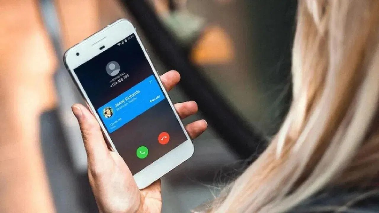 स्कैमर्स के खिलाफ अभियान शुरू : कॉल आते ही स्क्रीन पर यूजर को दिखेगा कॉलर का असली नाम, DoT के प्रस्ताव को TRAI की हरी झंडी ; थर्ड-पार्टी ऐप्स पर निर्भरता खत्म