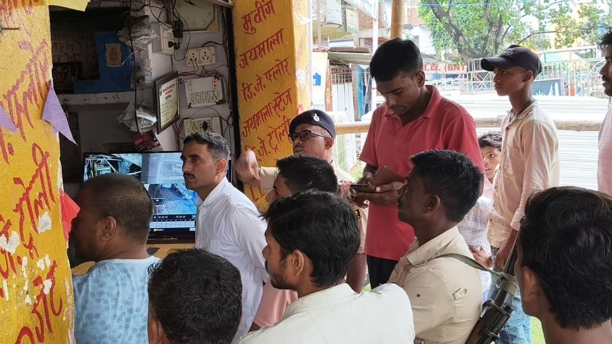 नालंदा में थाने से महज कुछ दूरी पर चोरों ने हाथ किया साफ, कार सवार बदमाशों ने 5 लाख का उड़ाया सामान, पुलिस भी रही अनजान