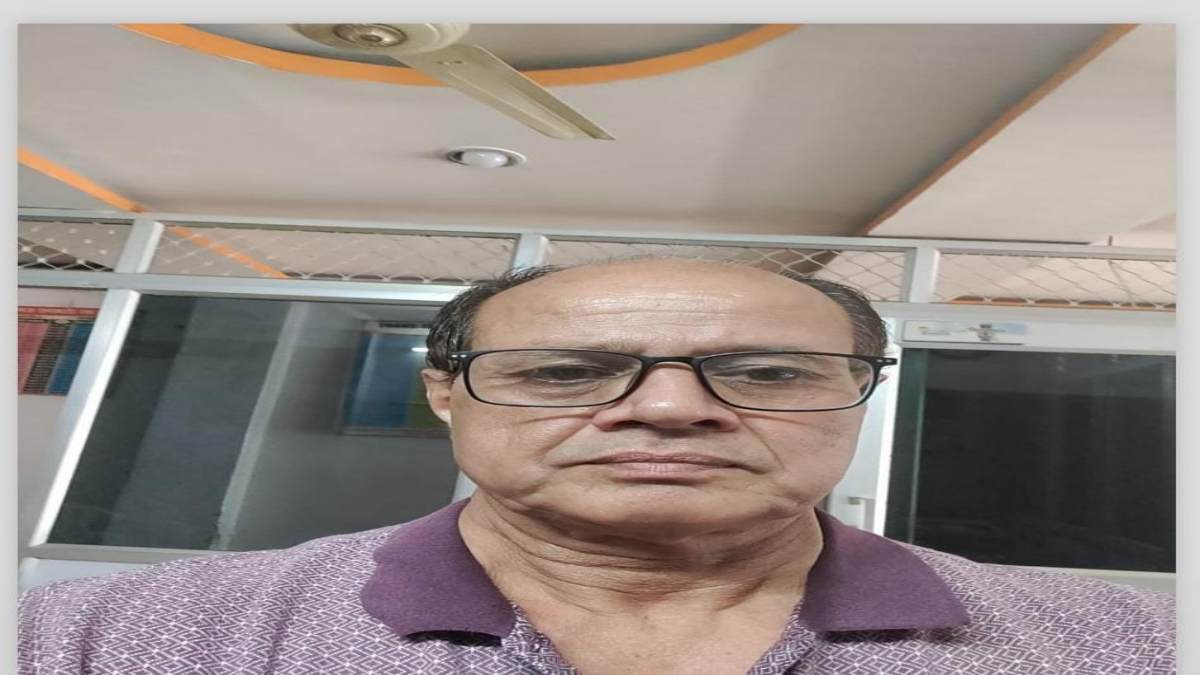 MP कफ सिरप कांड: छिंदवाड़ा में छापामार कार्रवाई, दवा का पर्चा लिखने वाला डॉक्टर गिरफ्तार, कहा- मिलावट है तो मैं जिम्मेदार नहीं, इधर चिकित्सक संघ ने चिकित्सा सेवाएं रोकने की दी चेतावनी