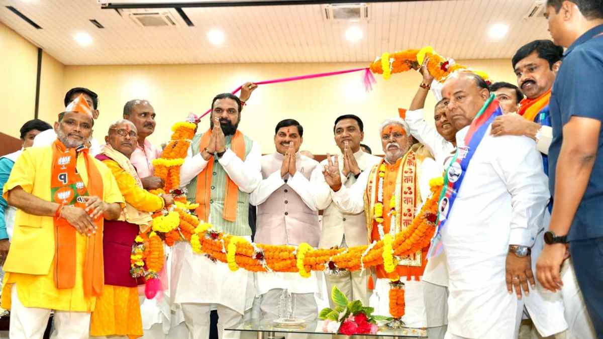 ‘जब भी मौका मिला कांग्रेस-विपक्ष ने बिहार को अपमानित किया..,’ राहुल गांधी पर जमकर बरसे सीएम डॉ. मोहन, जानें क्या कहा?