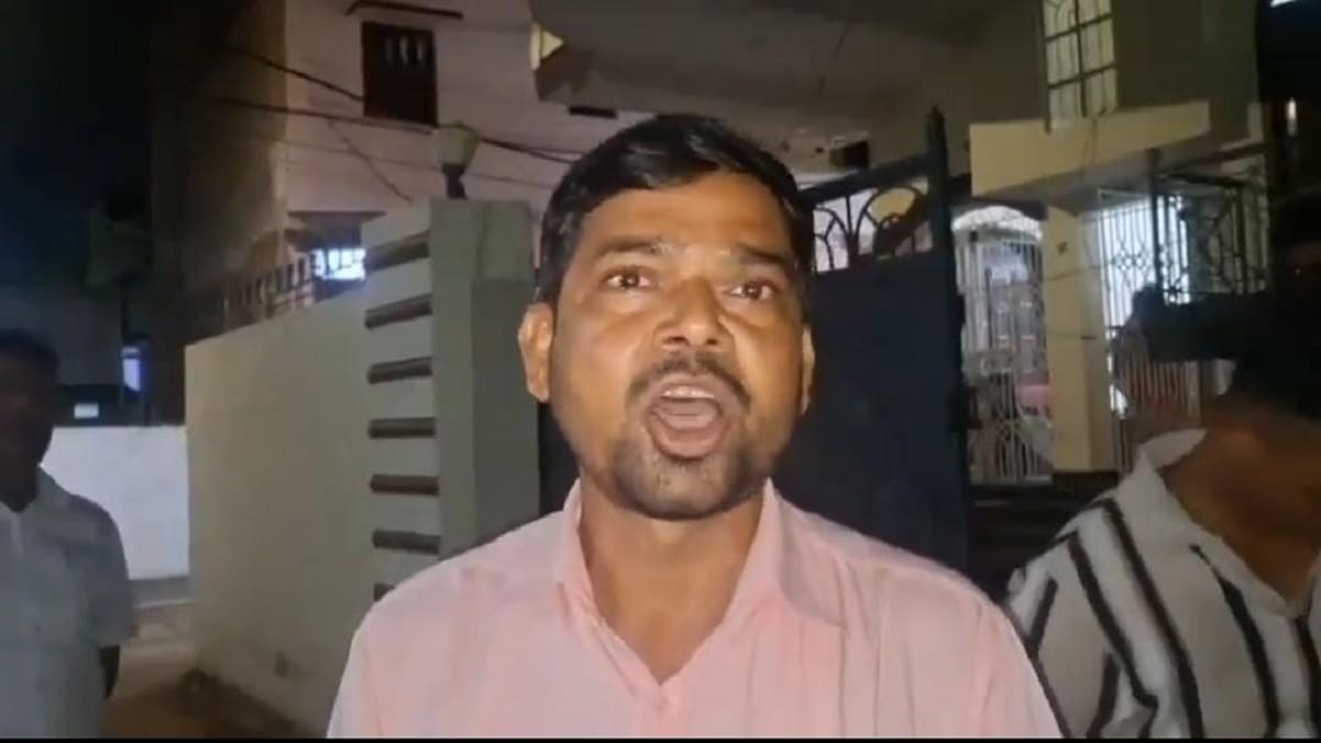 पटना में प्रदर्शन से पहले छात्र नेता को पुलिस ने हिरासत में लिया, TRE-4 भर्ती में देरी पर गरमाया मामला, वीडियो जारी कर दी जानकारी