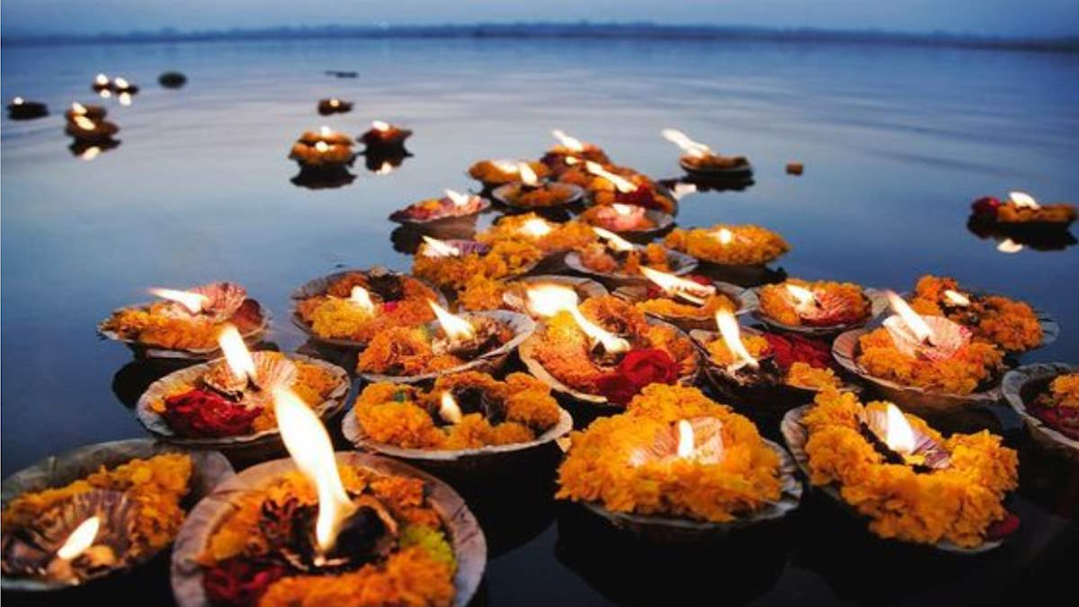 कार्तिक मास में इन 5 स्थानों पर दीपदान का है विशेष फल
