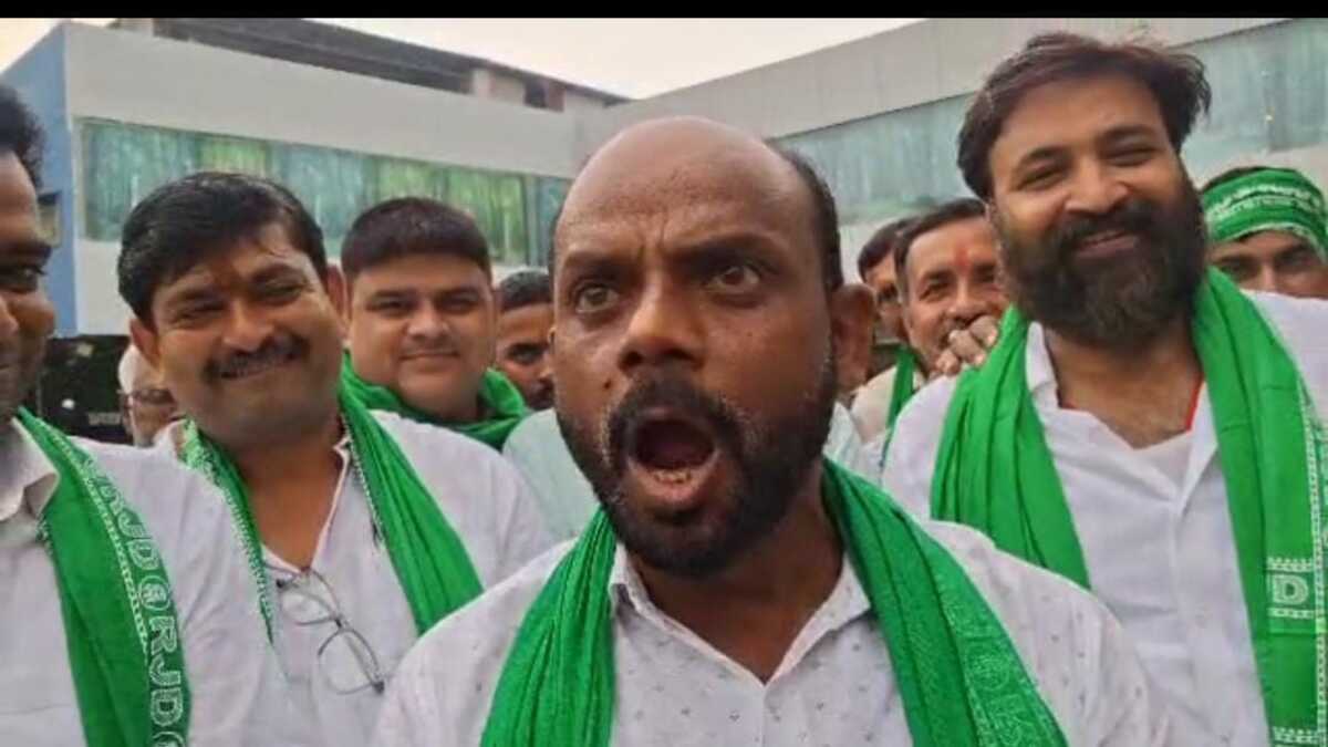 महागठबंधन ने भरी हुंकार, सत्येंद्र साह की गिरफ्तारी के बाद कार्यकताओं ने बनाई चुनावी रणनीति बनाई, बोले- इस बार बनेगी तेजस्वी सरकार