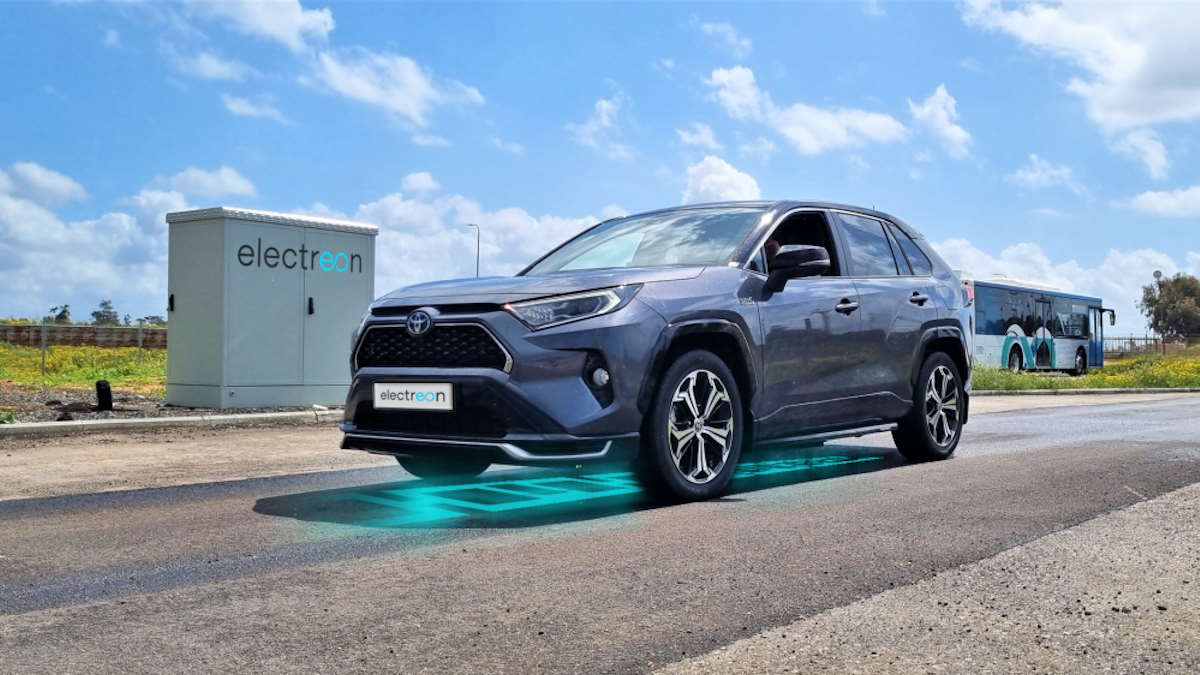 अजूबा : फ्रांस के इस हाइवे पर चलते-चलते चार्ज होंगी गाड़ियां, 2035 तक सैकड़ों किमी लंबे मोटरवो होंगे लैस