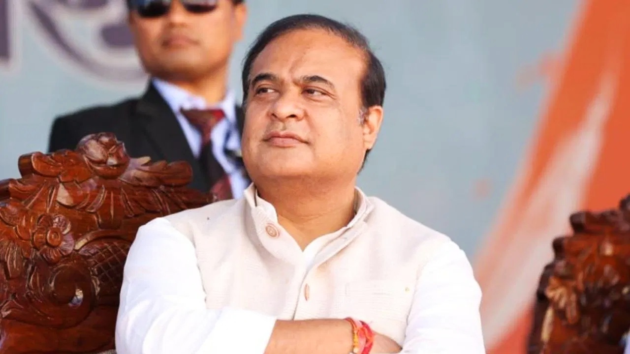 छूट नहीं दी तो 50 वर्षों में गायब हो जाएंगी असम की ये जातियां…खतरा देखते हुए हेमंता सरकार ने दी टू चाइल्ड पॉलिसी में राहत ; अब 2 से ज्यादा बच्चे होने पर भी मिलेगी सरकारी नौकरी