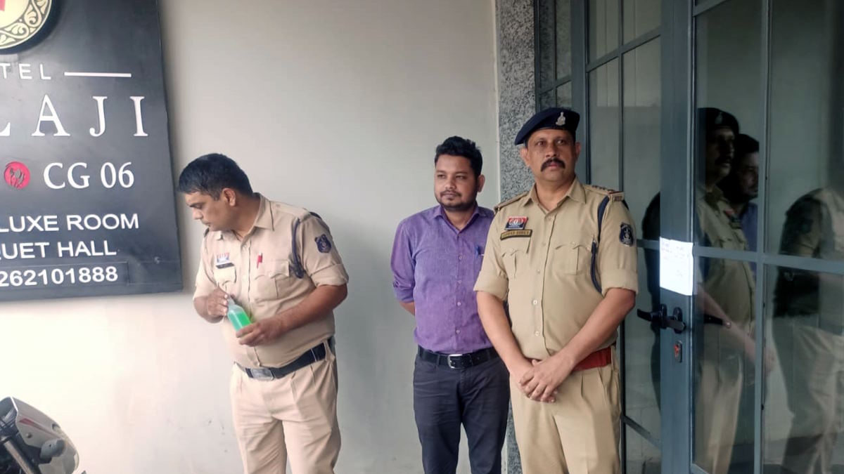 13 जुआरियों को जुआ खेलते किया गया था गिरफ्तार, बालाजी होटल को पुलिस ने किया सील…