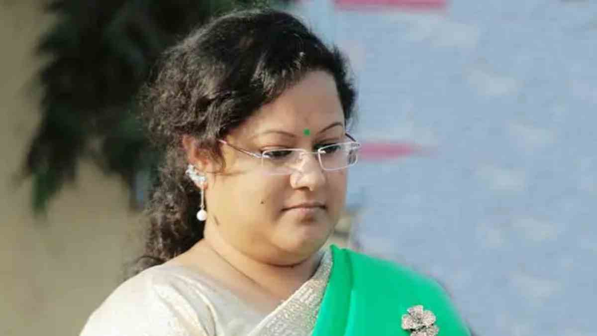 आय से अधिक संपत्ति का मामला : सौम्या चौरसिया के खिलाफ EOW ने पेश किया 8 हजार पन्नों का चालान, 50 करोड़ की अवैध संपत्ति का आरोप