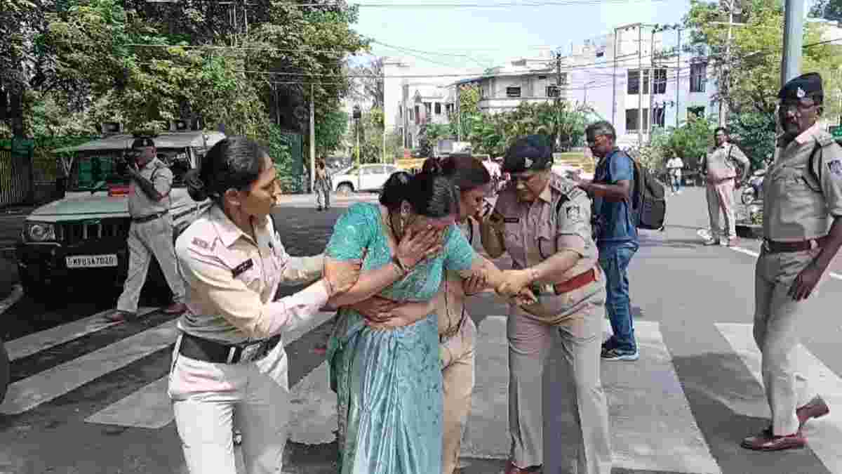 बड़ी खबरः मुख्यमंत्री निवास के सामने दंपति ने की आत्मदाह की कोशिश, मचा हड़कंप