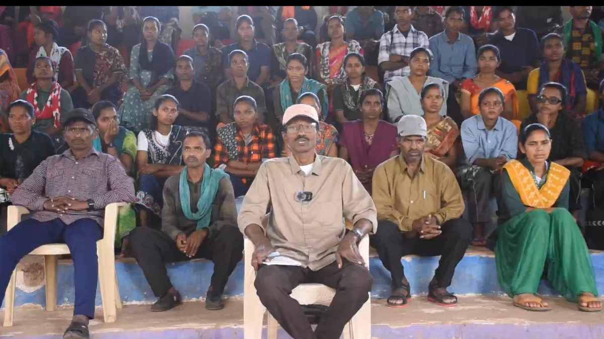 सरेंडर करने वाले नक्सली लीडर रुपेश ने बताया चौंकाने वाला राज, कहा – बसवराजू की पहल को हमने आगे बढ़ाया, नक्सलियों की सेंट्रल कमेटी ने आत्मसमर्पित माओवादियों को कहा था गद्दार