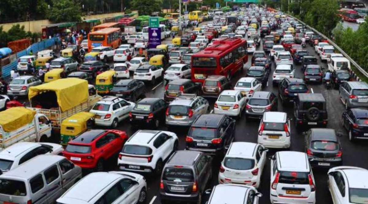दिल्ली में कॉमर्शियल गाड़ियों की एंट्री पर लगेगा चार्ज, सुप्रीम कोर्ट ने 10 साल पुरानी रियायत खत्म की