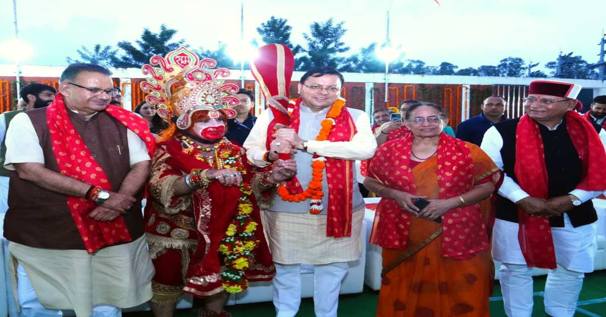 अभी भी समाज में कई ’रावणों’ का संहार करना… दशहरा महोत्सव और रावण दहन में शामिल हुए CM धामी, लोगों  को दिया खास संदेश