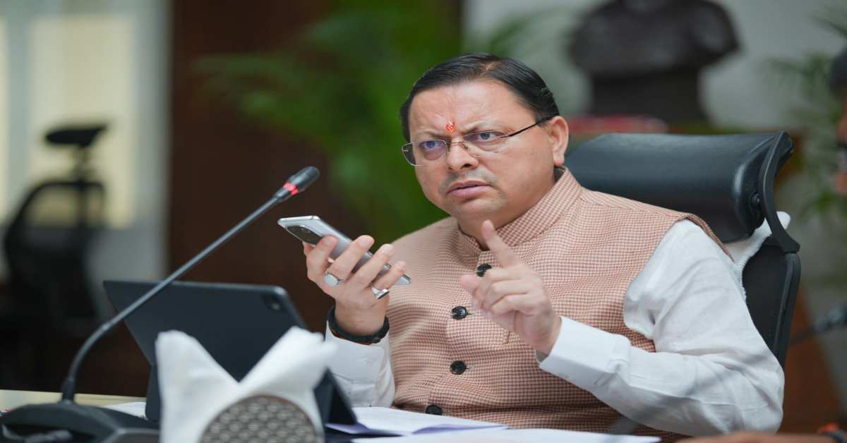सीएम हेल्पलाइन 1905 में शिकायत के बाद भी छात्रा को डिग्री नहीं मिली तो भड़क उठे CM धामी, अधिकारियों को दे दिए सख्त आदेश