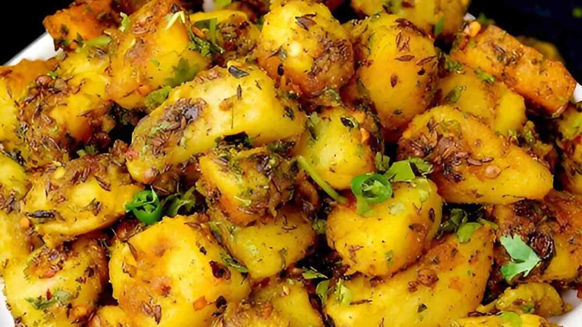 झटपट बनने वाली हींग आलू रेसिपी, स्वाद और सेहत का बेहतरीन कॉम्बो