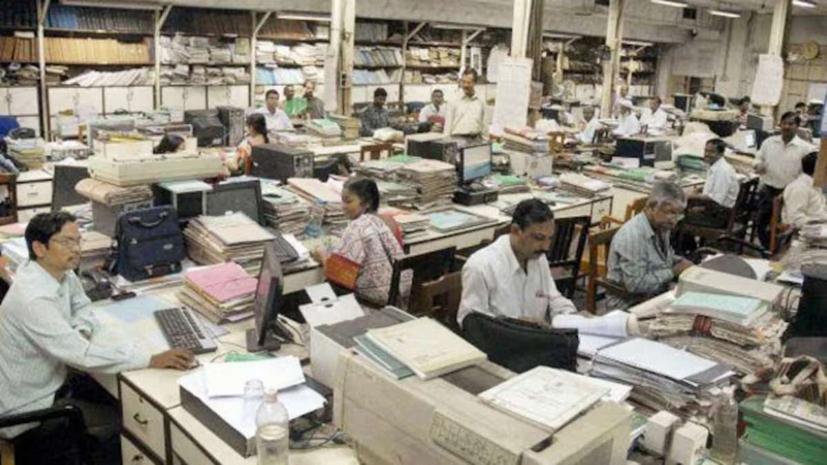 7 साल में बस इतनी बढ़ी भारतीयों की सैलरी! सरकारी रिपोर्ट ने खोल दी महंगाई की पोल