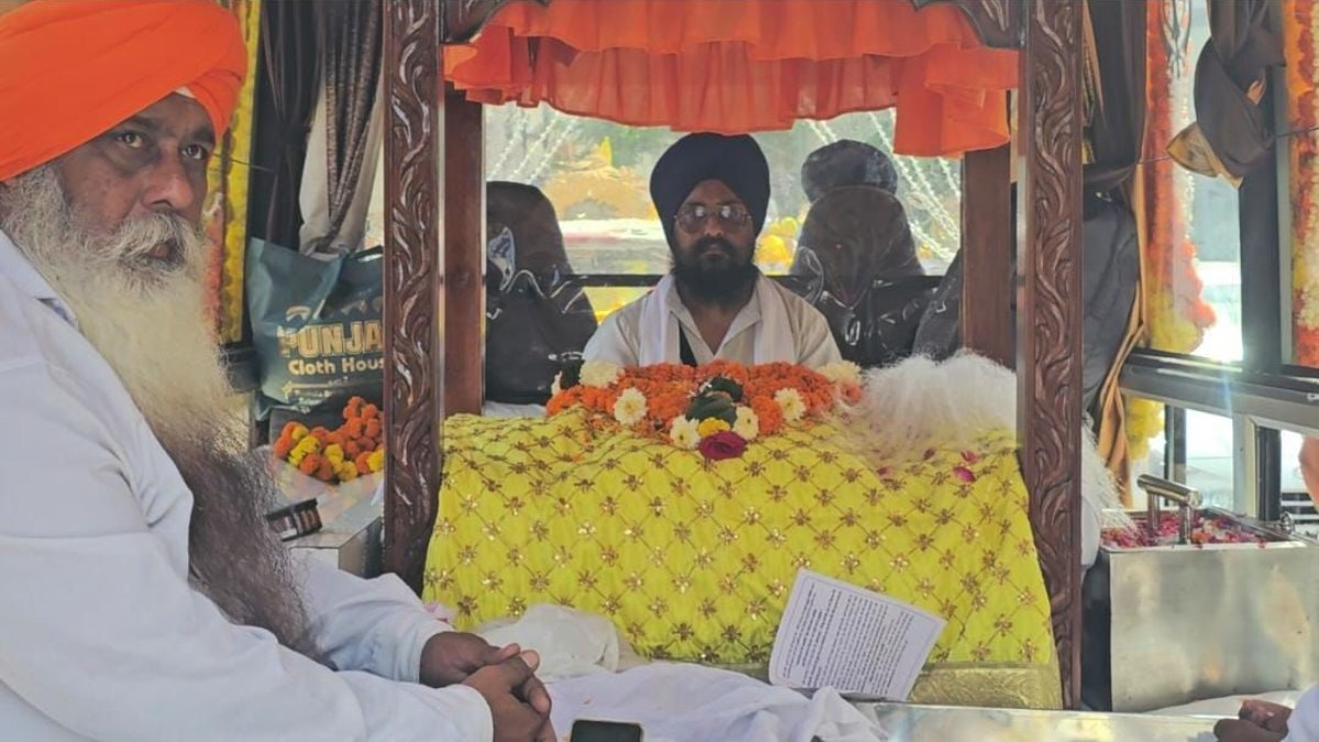 लोरमी में गुरु तेग बहादुर साहिब की शहादत यात्रा का भव्य स्वागत, सिख समाज ने फूलों से सजाई सड़कें