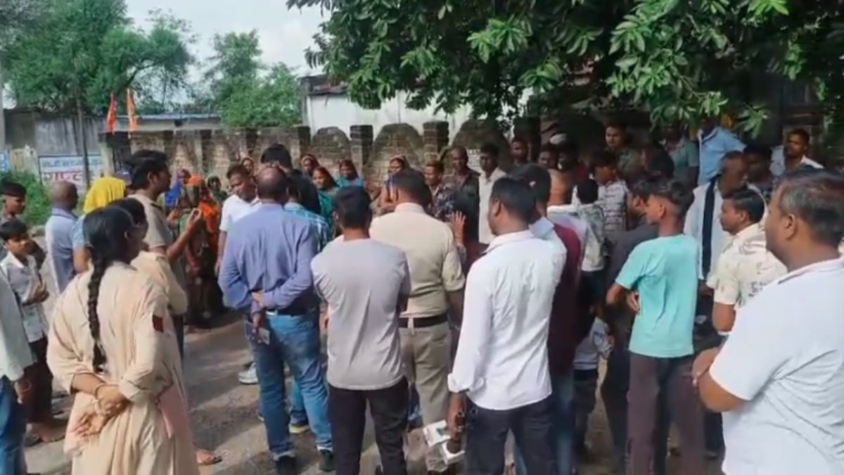 राइस मिल की वजह से खेत जलमग्न, 20 किसानों की फसल बर्बाद, मुआवजे की मांग सुनते ही उल्टे पांव लौटे तहसीलदार, संचालक के बर्ताव से भड़के ग्रामीण