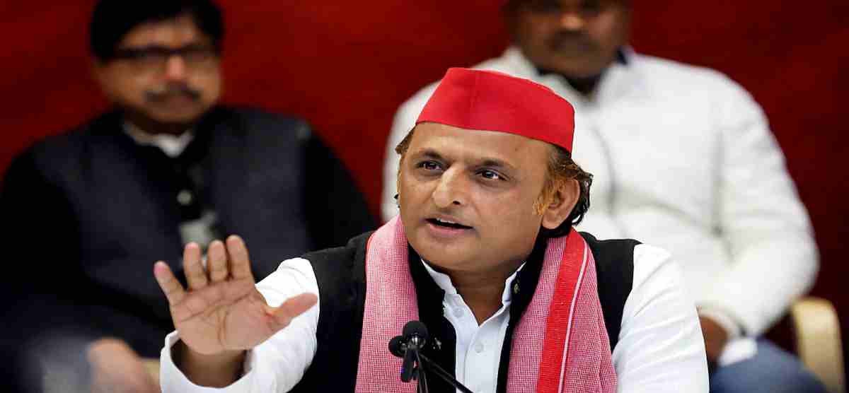 ‘कुछ लोगों के हाथ में जाकर तो जूता भी…’, अखिलेश ने BJP पर बोला हमला, कहा- भाजपा और उसके संगी-साथी अपनी सत्ता के अंतिम दौर में