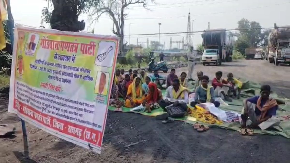 सर्व आदिवासी समाज का बड़ा आंदोलन, आधा दर्जन से अधिक गांवों के ग्रामीणों ने 5 सूत्रीय मांगों को लेकर किया चक्काजाम
