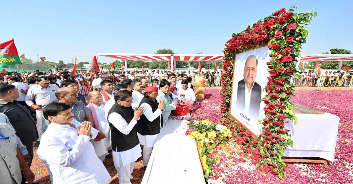 ‘अपने हक और सम्मान की स्थापना करके रहेंगे…’ नेताजी की पुण्यतिथि पर सपा का संकल्प, PDA की आवाज को किया बुलंद