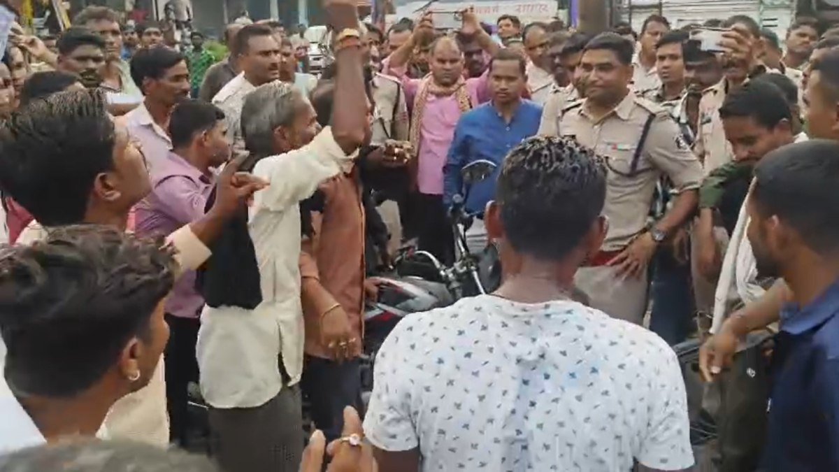 अवैध कब्जा पर हाई वोल्टेज ड्रामा : कार्रवाई की मांग को लेकर ग्रामीणों ने नेशनल हाईवे किया जाम, तो इधर दूसरे पक्ष ने की आत्महत्या की कोशिश
