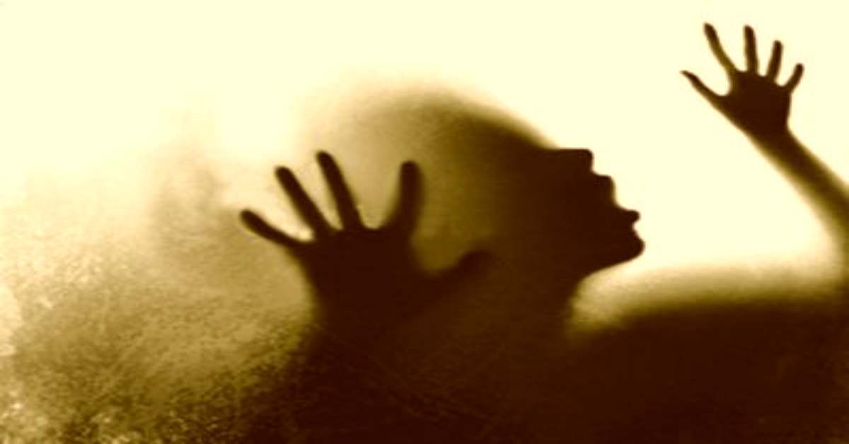 UP में महिलाओं पर ‘बेलगाम’ जुल्म! दरिंदे ने खेत में खींचकर किया रेप, मारपीट कर महिला को दी जान से मारने की धमकी, झूठे हैं सुरक्षा के दावे?