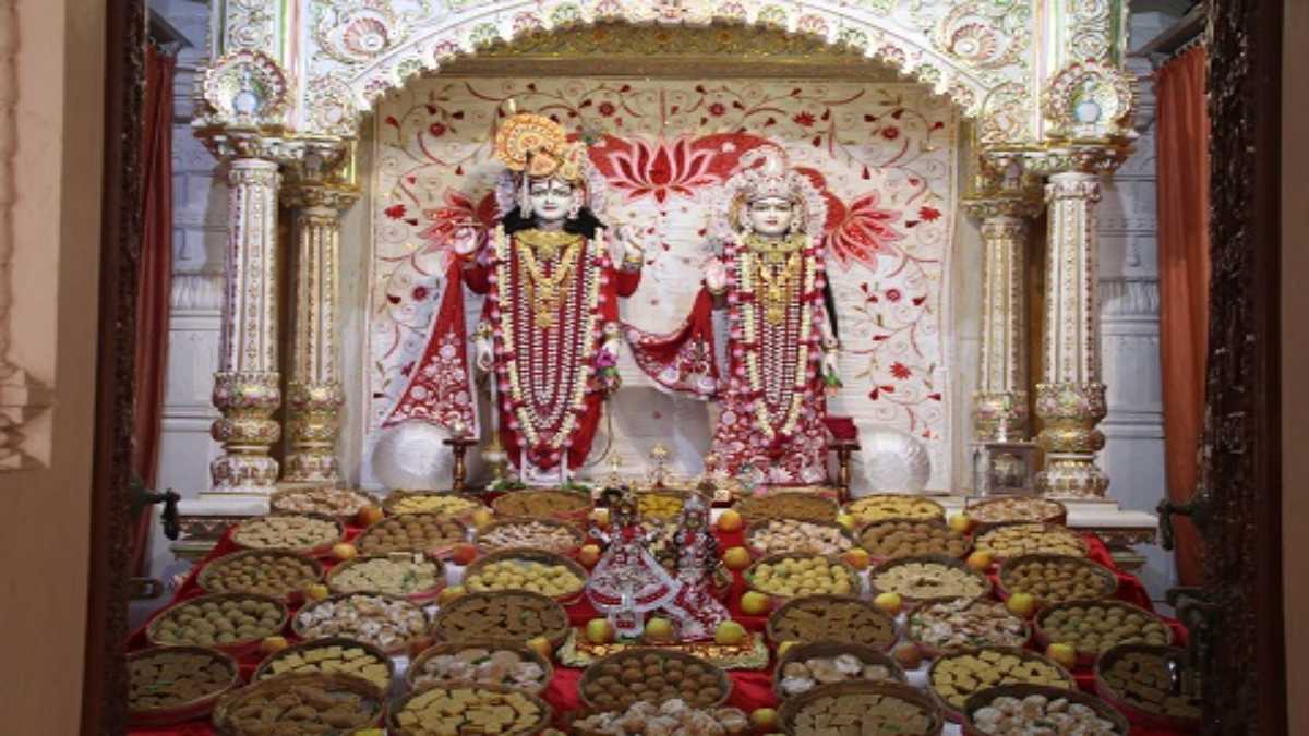 Govardhan Puja 2025 : अन्नकूट के दर्शन मात्र से व्यक्ति को सालभर नहीं होती अन्न-धन की कमी …