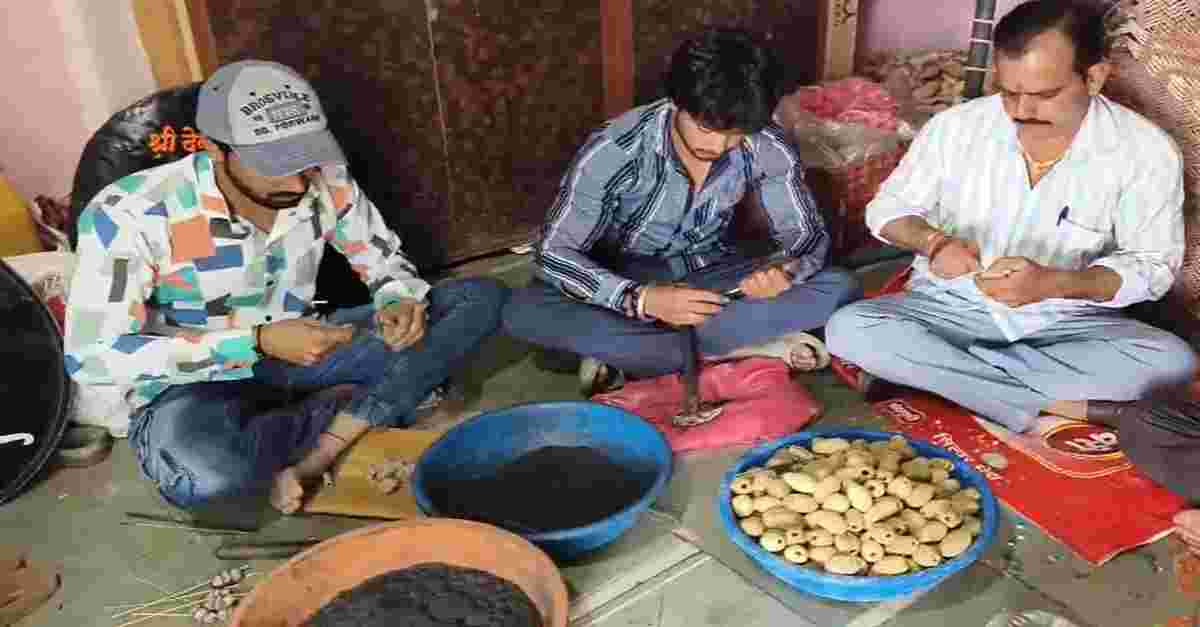 Exclusive: MP का प्रसिद्ध हिंगोट युद्ध, एक दूसरे पर फेकेंगे अग्निबाण, लोगों को रहता है साल भर से इंतजार