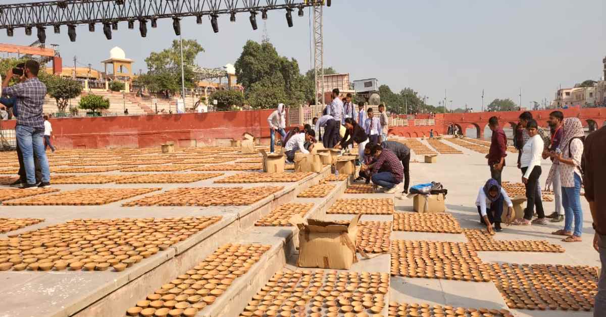 मुख्यमंत्री योगी के निर्देश पर सरयू तट पर दिखेगा तकनीक और भक्ति का अद्भुत संगम, कई समाज के लोग दीप प्रज्ज्वलित कर ‘एक भारत, श्रेष्ठ भारत’ का देंगे संदेश