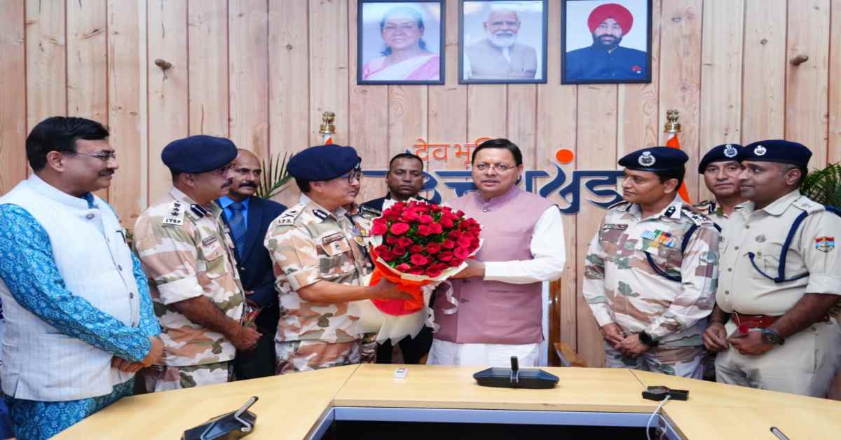 CM धामी ने मंत्री, अधिकारियों और प्रदेशवासियों को दी दीवाली की शुभकामनाएं, कहा- यह पर्व हमें समाज में प्रकाश, पवित्रता और…