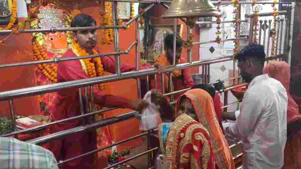 Diwali Special: सिंगरौली में बड़े हनुमान जी के दर्शन के बाद त्योहार की शुरुआत, स्वयंभू प्रगट हुए भगवान, 5 दिवसीय मेला शुरू