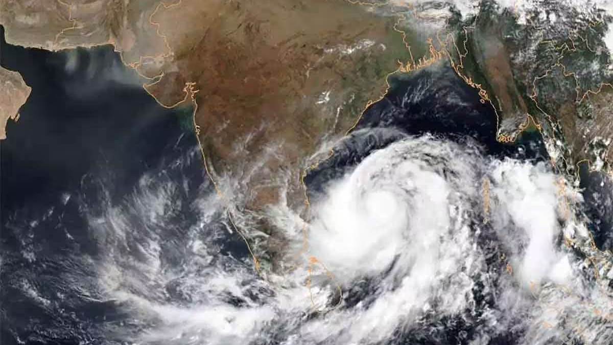 ओडिशा पर मंडरा रहा चक्रवात का खतरा! बंगाल की खाड़ी में बन रहा तूफानी सिस्टम, अलर्ट मोड पर प्रशासन