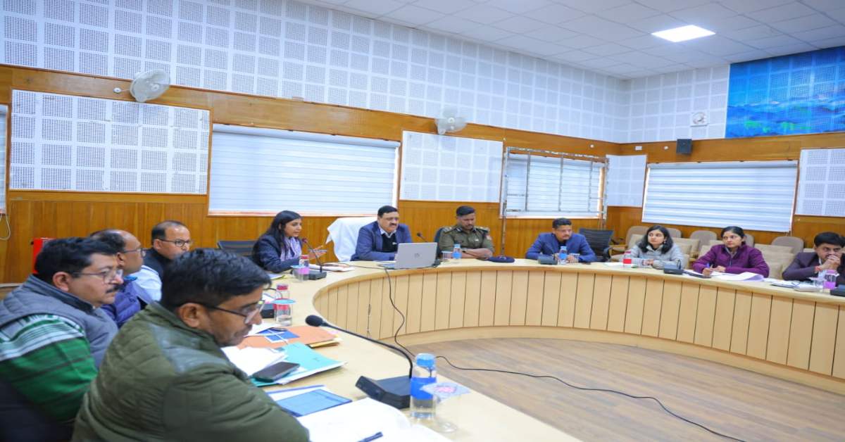गढ़वाल मण्डल आयुक्त ने की आपदा से हुई क्षति और पुनर्निर्माण कार्यों की समीक्षा बैठक, अधिकारियों को दिए ये अहम निर्देश…