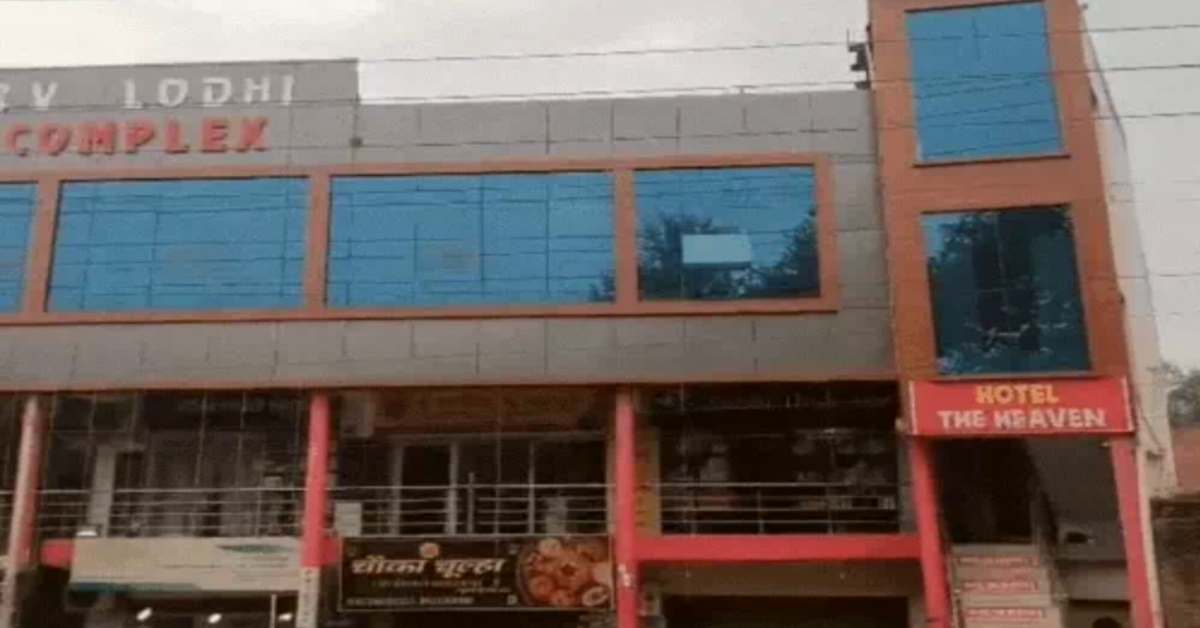 होटल, कमरा, कपल और… न्यूड भागी लड़की, 1 मंजिला इमारत से गिरी नीचे, फिर जो हुआ…