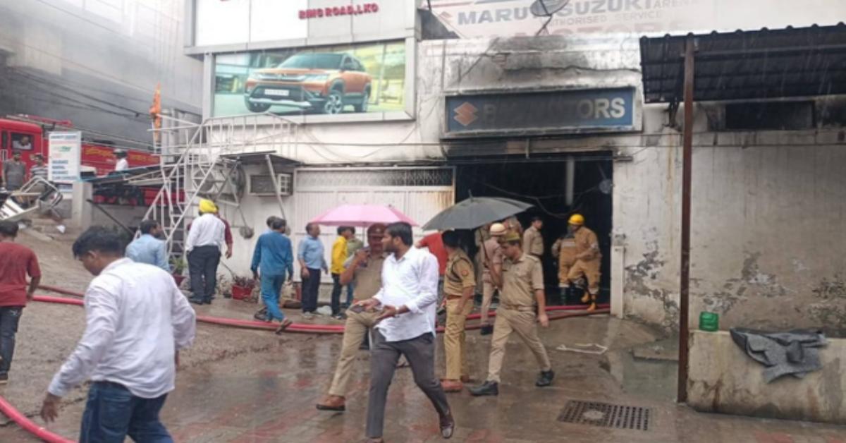 बीके मोटर्स कार के सर्विस सेंटर में लगी भीषण आग, लोगों के बीच मचा हड़कंप, दमकल की टीम बुझाने की जद्दोजहद में जुटी