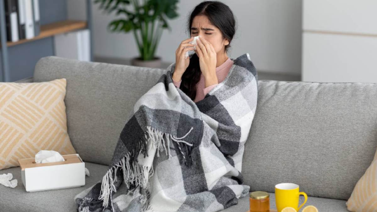 बदलते मौसम का नया खतरा: सिर्फ सर्दी-जुकाम नहीं, कानों में बढ़ रहा इंफेक्शन! जानिए कैसे रखें सुरक्षा