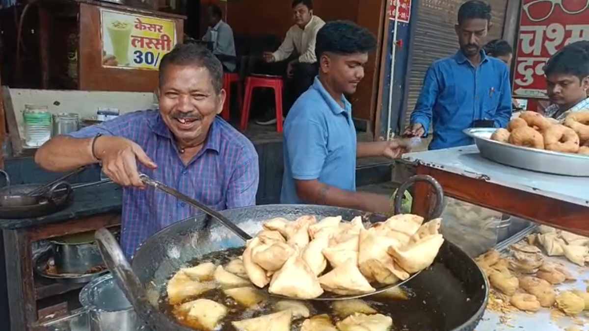 CG News : समोसा खाने दोस्त संग होटल गया युवक, दोबारा चटनी मांगा तो दुकानदार ने कर दी पिटाई, मामला दर्ज