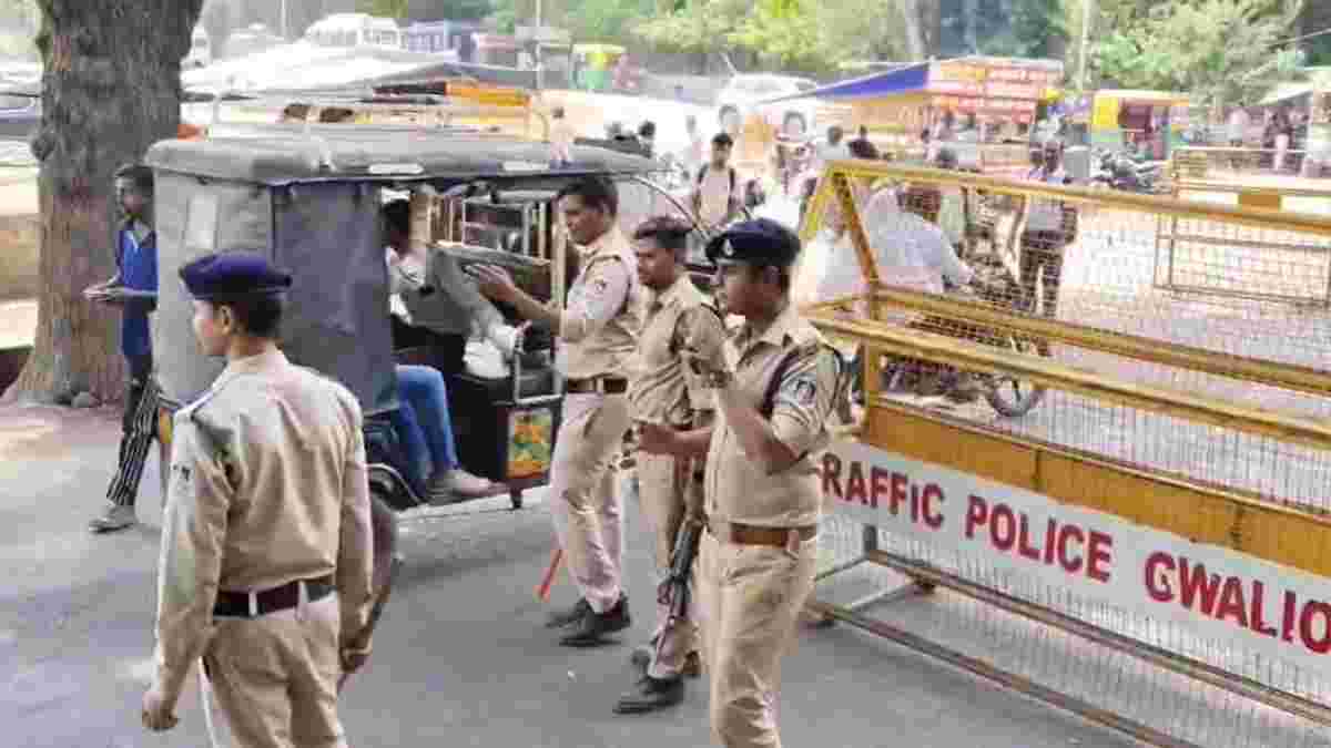 सोशल मीडिया के जरिए प्रदर्शन का ऐलानः अंबेडकर समर्थकों और सर बी एन राव समर्थकों के बीच टकराव की संभावना, पुलिस प्रशासन अलर्ट मोड पर