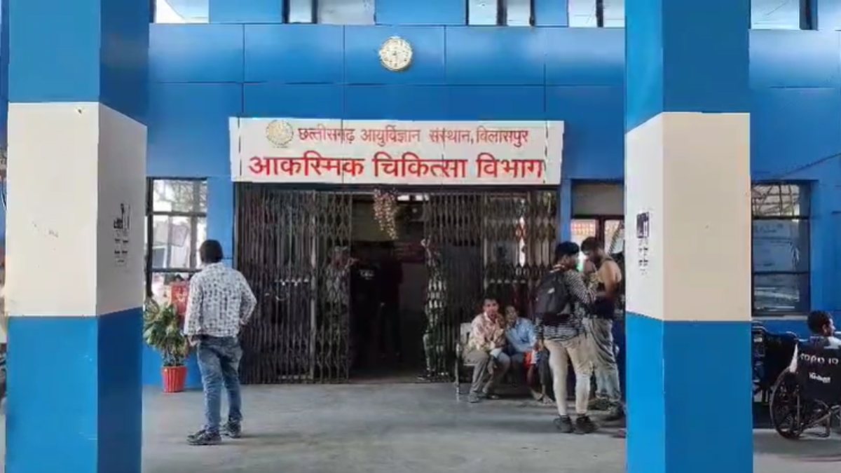 छठ पूजा की तैयारी के बीच घर में पसरा मातम, डॉक्टर दंपती के बेटे ने फांसी लगाकर की खुदकुशी