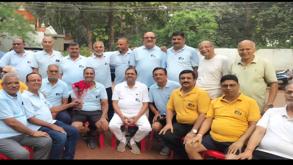 सैर सपाटा संघ का दिवाली मिलन, सुबह 6 बजे हुआ समारोह, सदस्यों ने किया काव्य पाठ