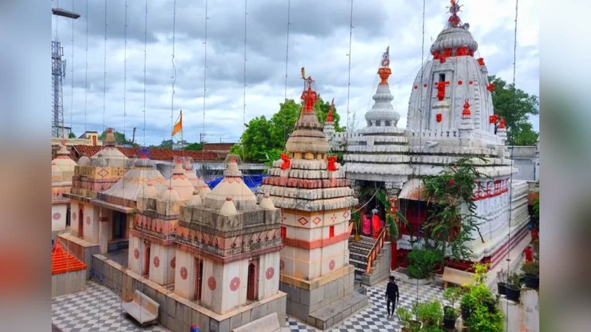 Sharad Poornima 2025: दूधाधारी मठ के बालाजी भगवान गर्भगृह से आधी रात आएंगे बाहर, आज बंटेगी ‘अमृत खीर’