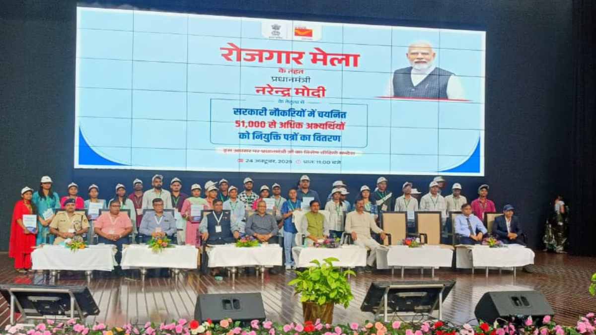 छत्तीसगढ़ @25 – कल, आज और कल : राजधानी में 29 अक्टूबर को सजेगी कवियों की महफिल, कुमार विश्वास, अल्पना आनंद, रोहित शर्मा सहित कई कवि श्रोताओं को करेंगे मंत्रमुग्ध…