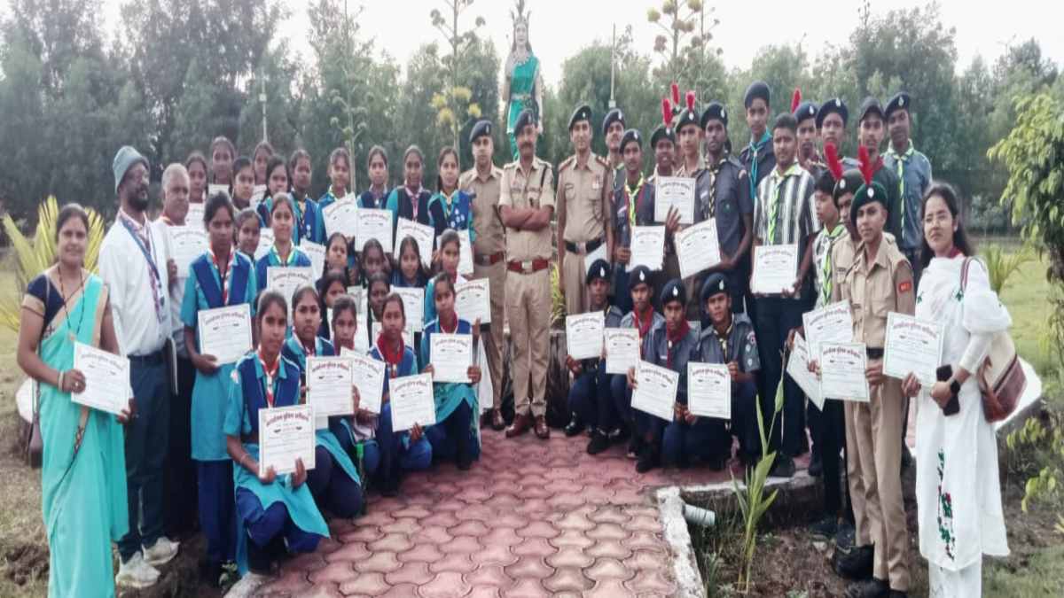 पुलिसकर्मियों के लिए एक नवंबर से हेलमेट अनिवार्य, आम जनता को 10 नवंबर तक छूट, फिर नियम तोड़ने वालों पर होगी सख्त कार्रवाई