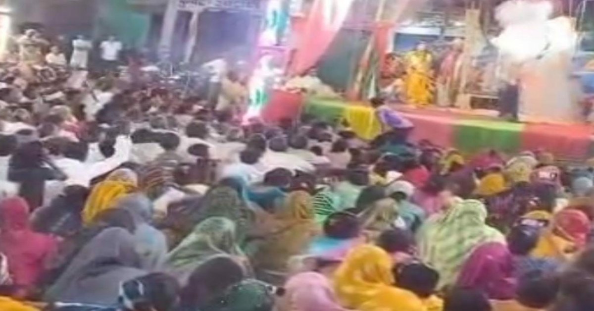 रावण के तीर से दो महिलाएं घायल : रामलीला में दर्शकों के बीच गिरा पटाखा लगा तीर, धमाका होने से मची भगदड़, दो महिला झुलसी