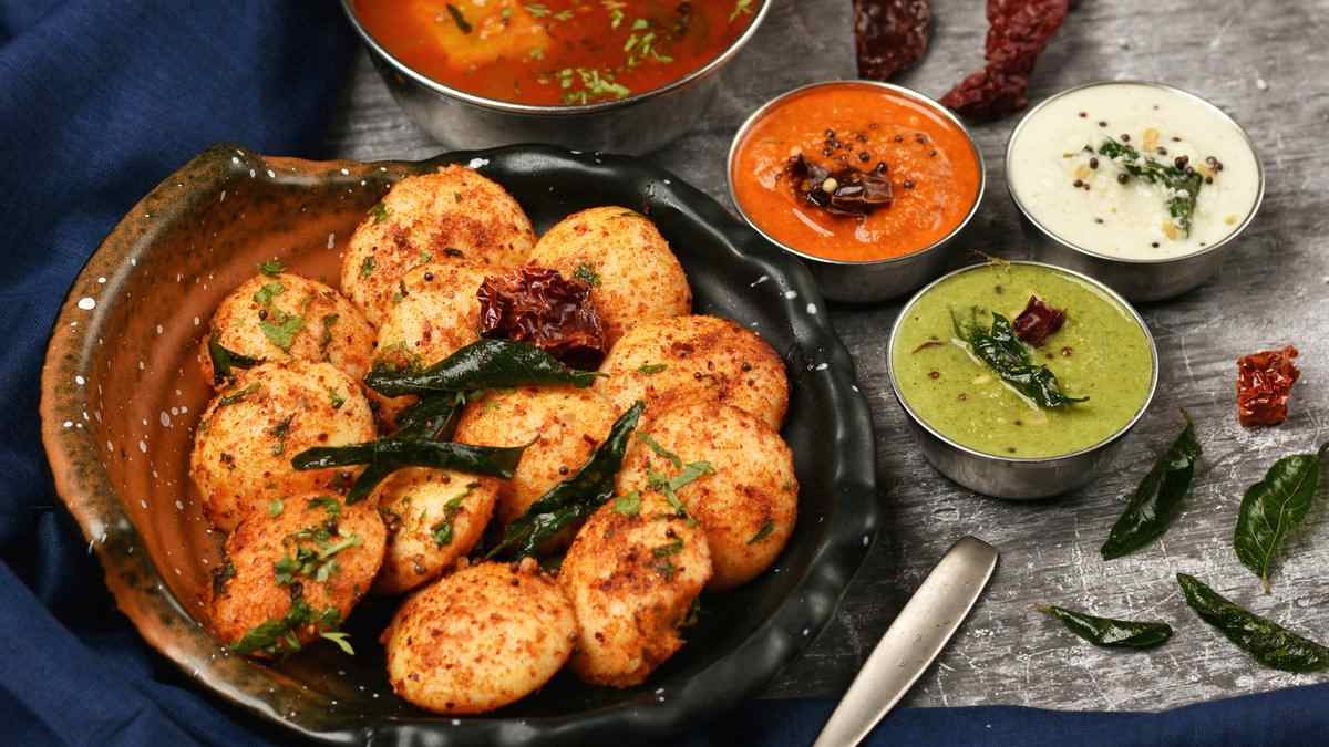 बहुत स्वादिष्ट लगती है तड़का इडली, यहां जानें बनाने का तरीका