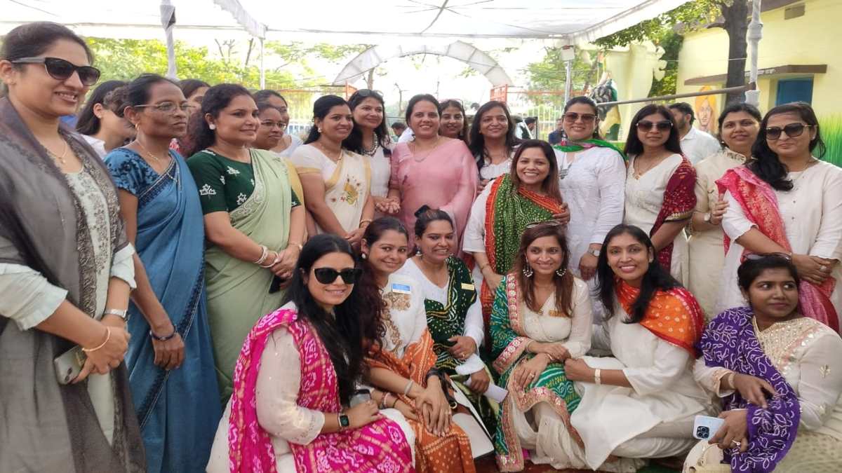 सरकारी स्कूल अब स्मार्ट स्कूल में तब्दील : रोटरी क्लब ऑफ रायपुर कॉस्मो डिवास और रोटरी कॉस्मो डिवास फाउंडेशन की अच्छी पहल, जो बच्चे स्कूल आने से हिचकिचाते थे वे अब हंसते हुए आ रहे