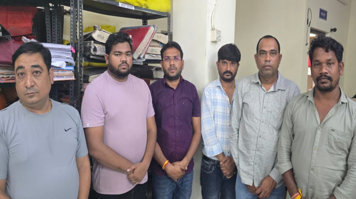 CG News : होटल के पास चल रहा था जुआ, पुलिस ने छापेमारी कर 6 जुआरियों को किया गिरफ्तार