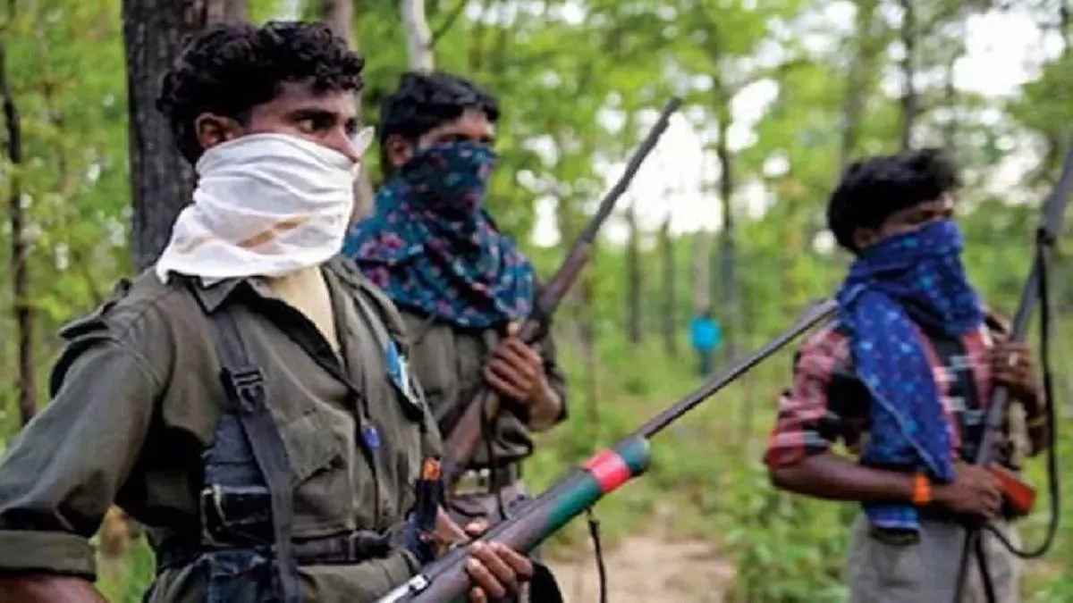 नक्सलियों ने की ग्रामीण की हत्या, पुलिस मुखबिरी का लगाया आरोप